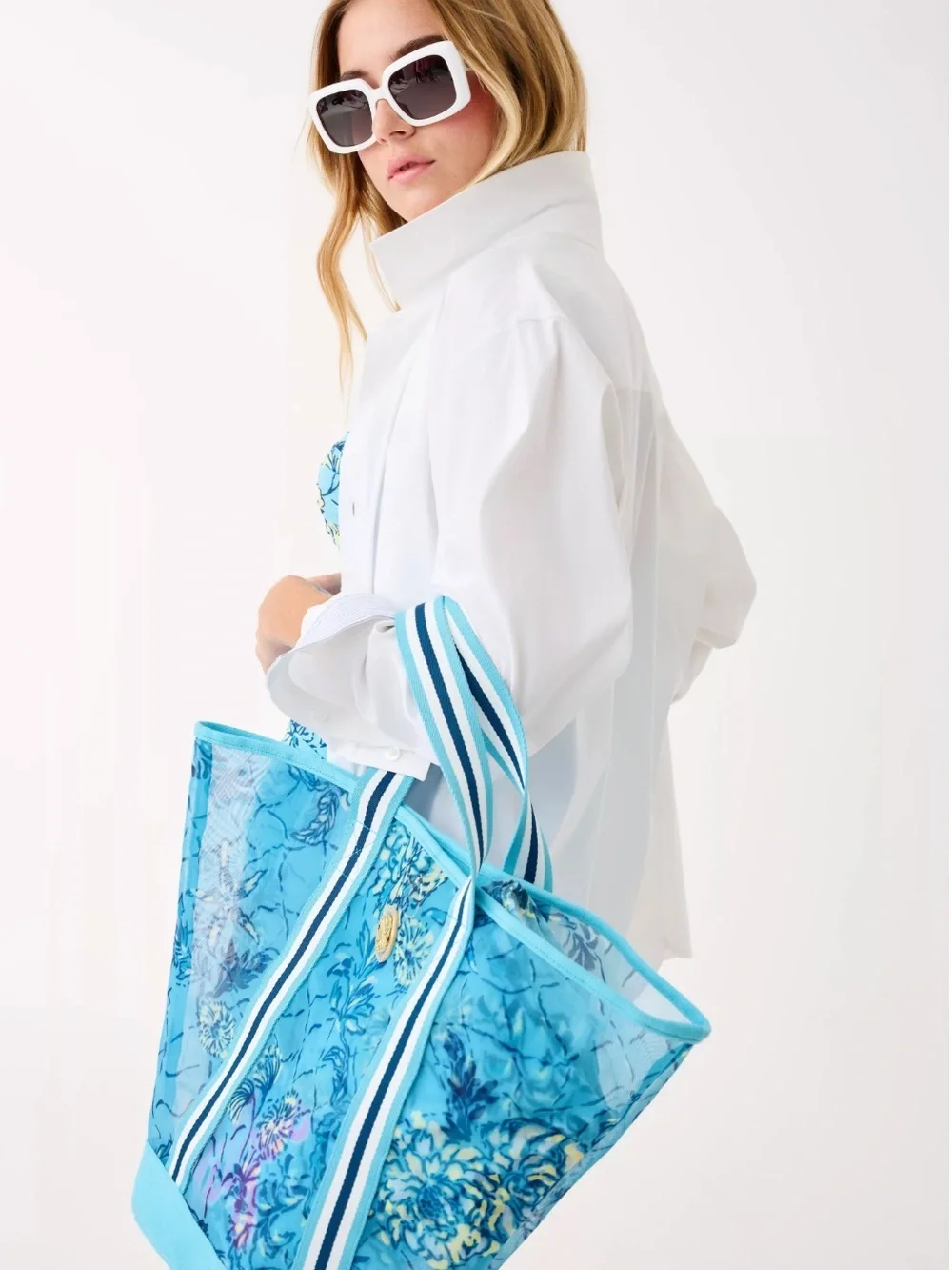 Lilly Pulitzer Printed Mesh Beach Tote Bellevue Blue Breakers Beach NWT